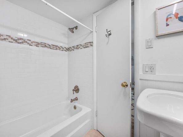 231 E Lantana Road 402, Lantana FL 33462