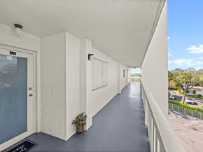 231 E Lantana Road 402, Lantana FL 33462
