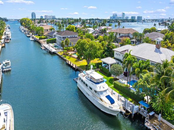 1733 SE 10th St, Fort Lauderdale FL 33316