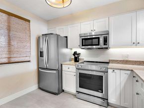 2601 Marina Isle Way 202, Jupiter FL 33477