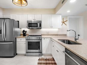 2601 Marina Isle Way 202, Jupiter FL 33477