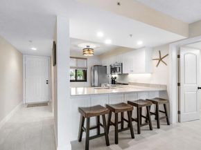 2601 Marina Isle Way 202, Jupiter FL 33477