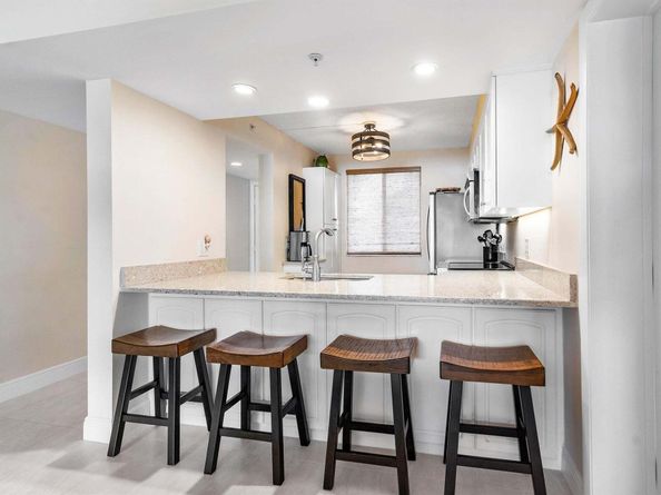 2601 Marina Isle Way 202, Jupiter FL 33477