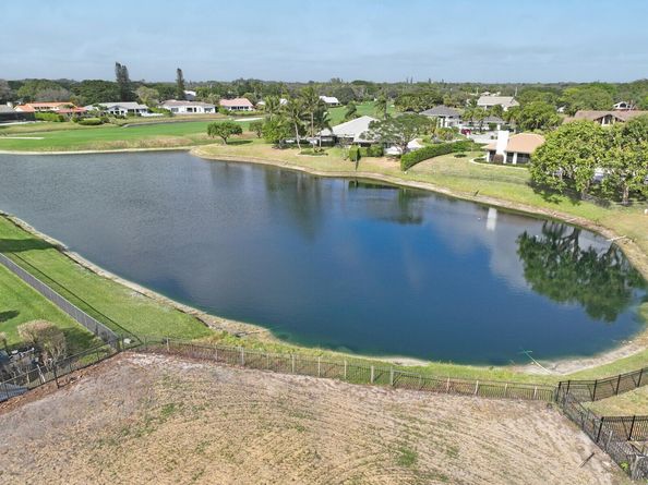 330 Glenwood Drive, Delray Beach FL 33445