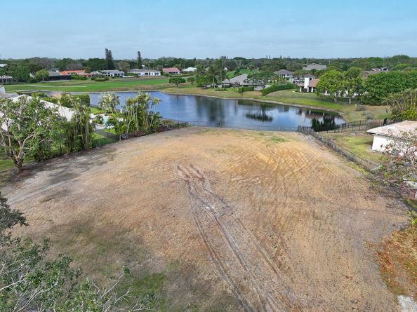 330 Glenwood Drive, Delray Beach FL 33445
