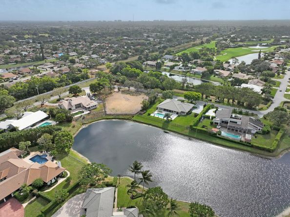 330 Glenwood Drive, Delray Beach FL 33445