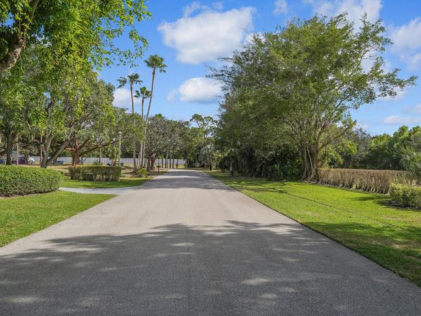 330 Glenwood Drive, Delray Beach FL 33445