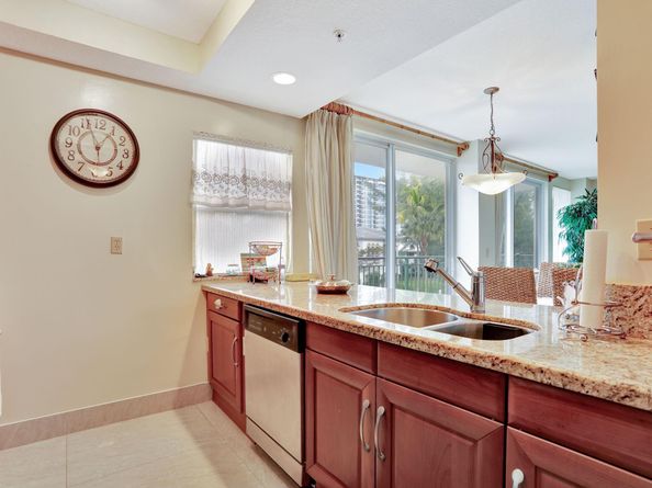 3210 NE 5TH St 202, Pompano Beach FL 33062