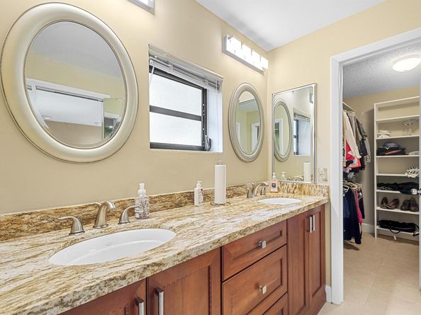 6720 Versailles Court, Lake Worth FL 33467