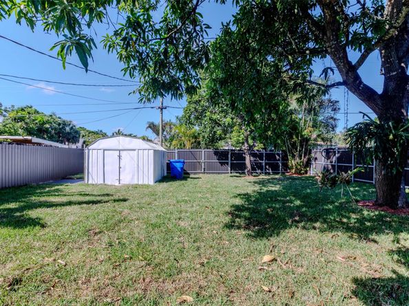 2633 Taft St, Hollywood FL 33020