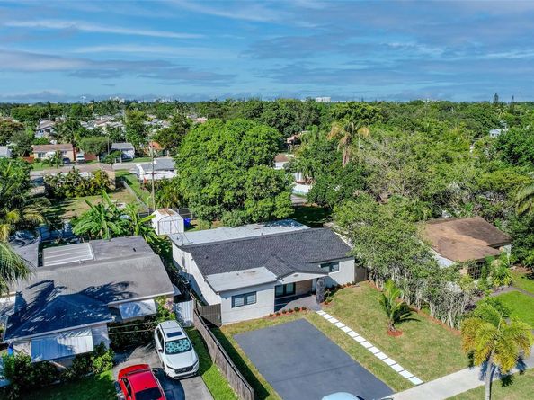 2633 Taft St, Hollywood FL 33020
