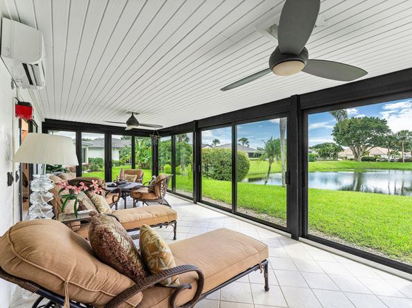 35 Woods Lane, Boynton Beach FL 33436