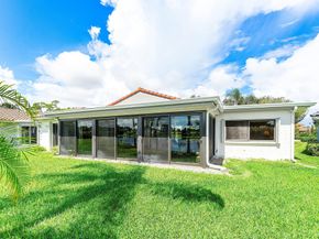 35 Woods Lane, Boynton Beach FL 33436