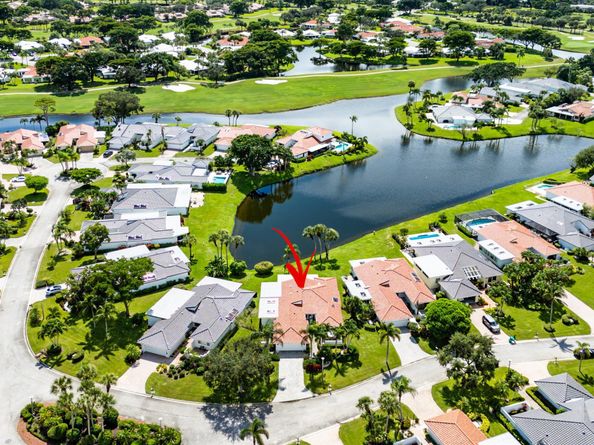 35 Woods Lane, Boynton Beach FL 33436