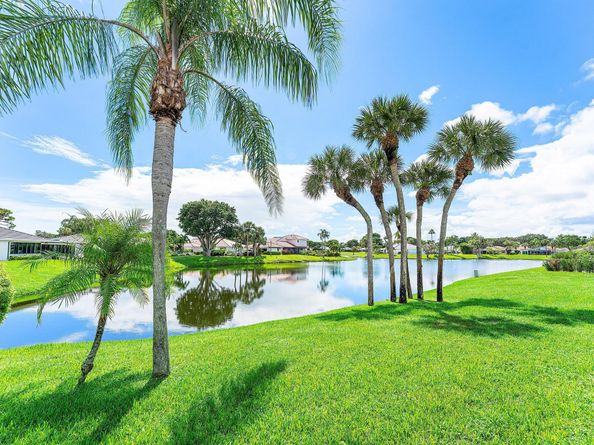 35 Woods Lane, Boynton Beach FL 33436