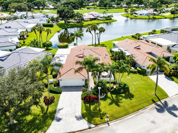 35 Woods Lane, Boynton Beach FL 33436