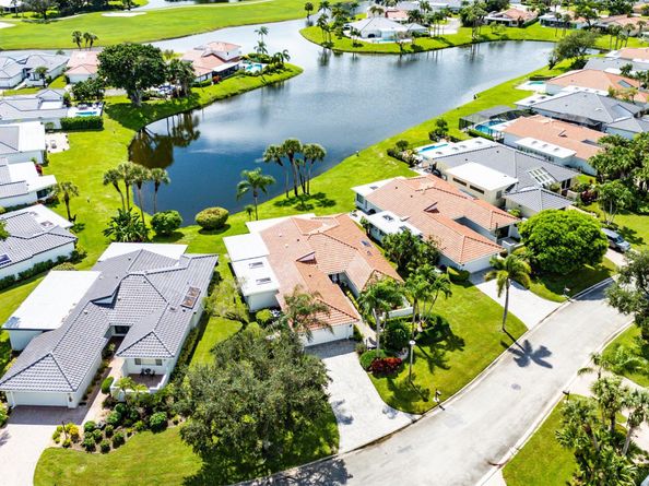 35 Woods Lane, Boynton Beach FL 33436