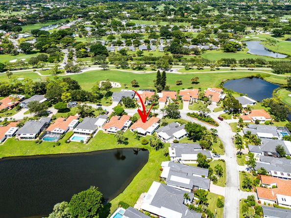 35 Woods Lane, Boynton Beach FL 33436