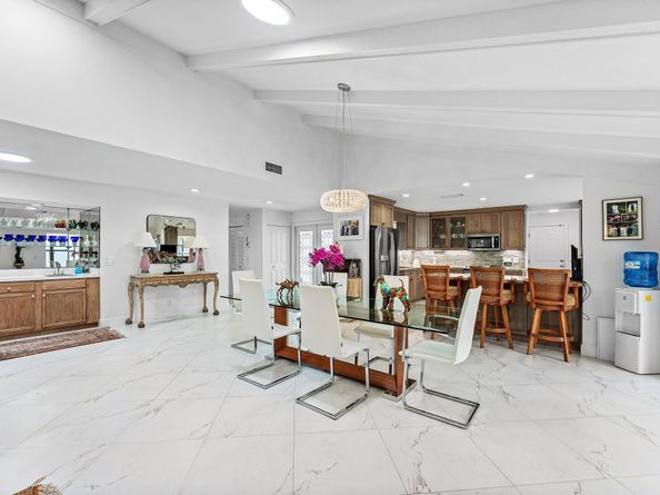 35 Woods Lane, Boynton Beach FL 33436
