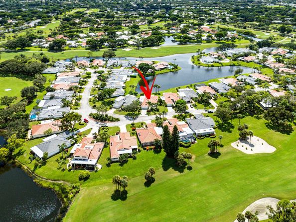35 Woods Lane, Boynton Beach FL 33436