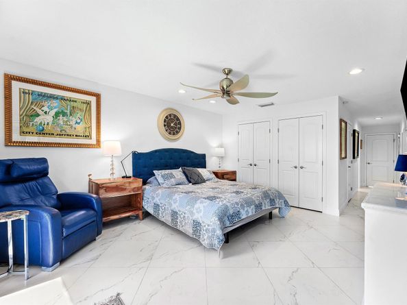 35 Woods Lane, Boynton Beach FL 33436