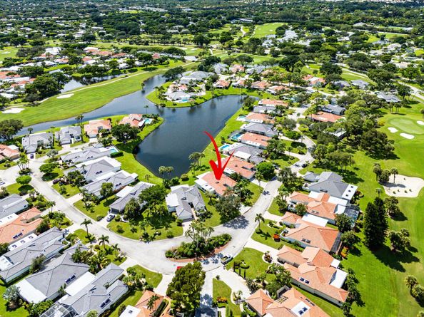 35 Woods Lane, Boynton Beach FL 33436