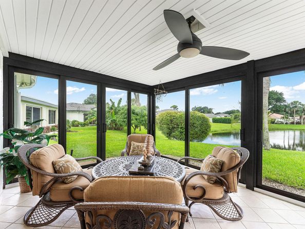 35 Woods Lane, Boynton Beach FL 33436