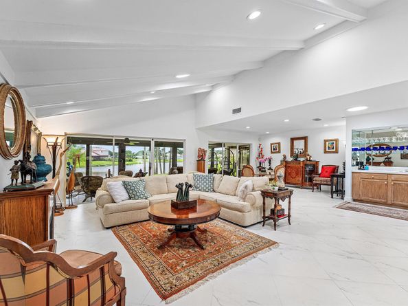 35 Woods Lane, Boynton Beach FL 33436
