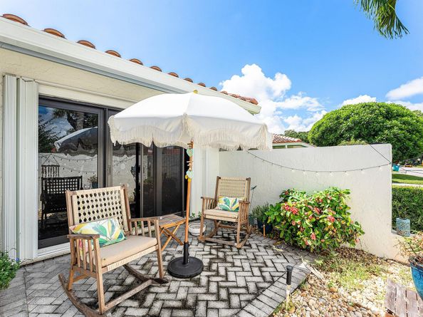 35 Woods Lane, Boynton Beach FL 33436