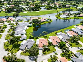 35 Woods Lane, Boynton Beach FL 33436