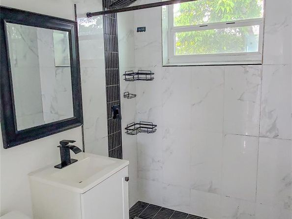 1390-1392 NW 29th Ter, Miami FL 33142