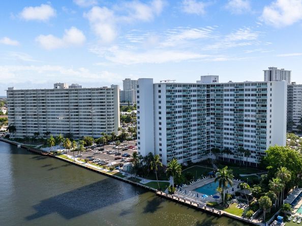 3233 NE 34th St 1207, Fort Lauderdale FL 33308