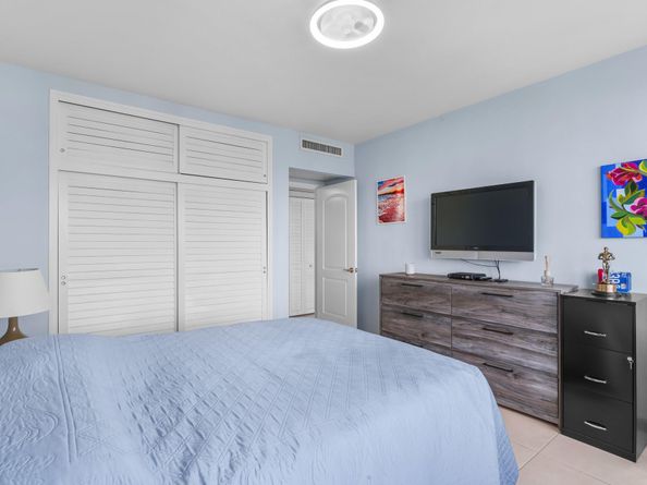 3233 NE 34th St 1207, Fort Lauderdale FL 33308