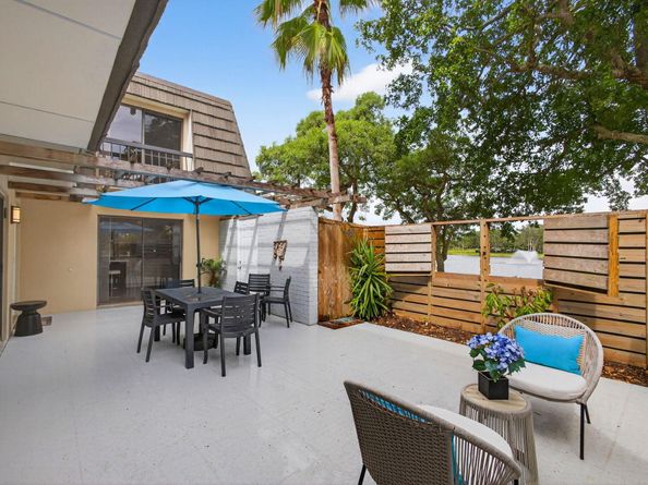 411 4th Terrace, Palm Beach Gardens FL 33418
