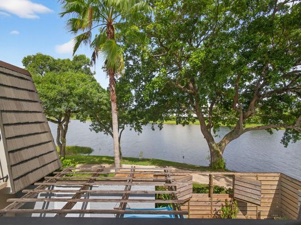 411 4th Terrace, Palm Beach Gardens FL 33418