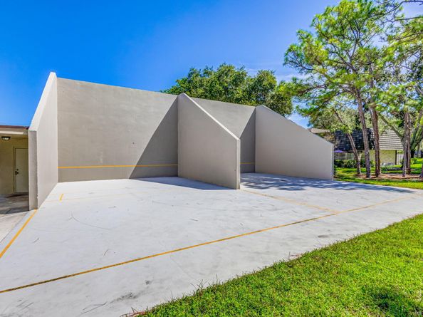 411 4th Terrace, Palm Beach Gardens FL 33418