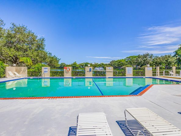 411 4th Terrace, Palm Beach Gardens FL 33418