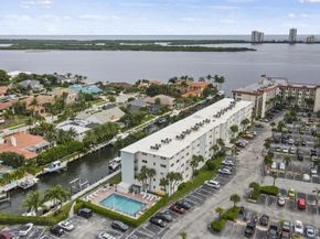 109 Paradise Harbour Boulevard 514, North Palm Beach FL 33408