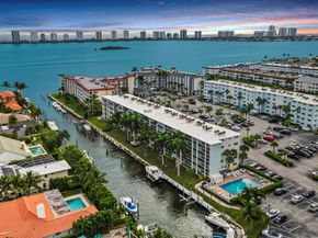 109 Paradise Harbour Boulevard 514, North Palm Beach FL 33408