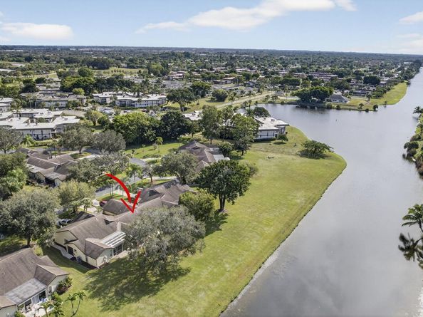 160 Ramblewood Circle, Royal Palm Beach FL 33411