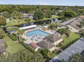 160 Ramblewood Circle, Royal Palm Beach FL 33411