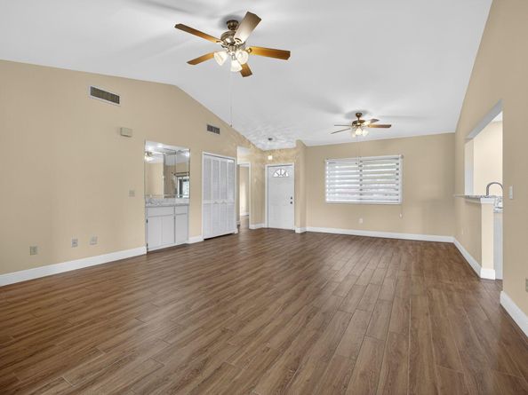 160 Ramblewood Circle, Royal Palm Beach FL 33411