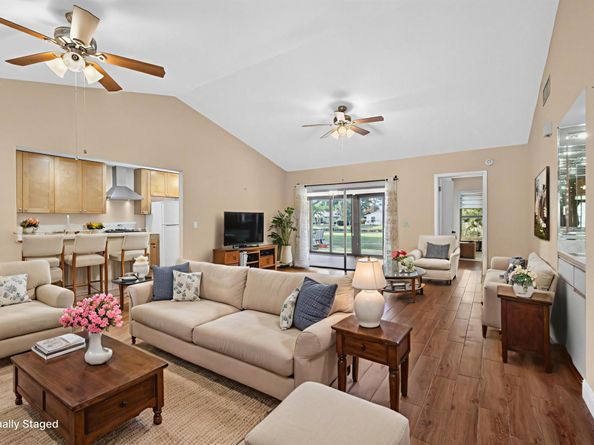 160 Ramblewood Circle, Royal Palm Beach FL 33411