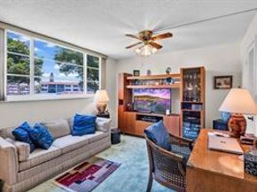 9511 N Hollybrook Lake Dr 207, Pembroke Pines FL 33025