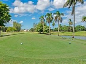 9511 N Hollybrook Lake Dr 207, Pembroke Pines FL 33025