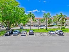 9511 N Hollybrook Lake Dr 207, Pembroke Pines FL 33025