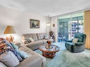 9511 N Hollybrook Lake Dr 207, Pembroke Pines FL 33025