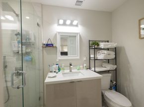 140 NW 46th St, Oakland Park FL 33309