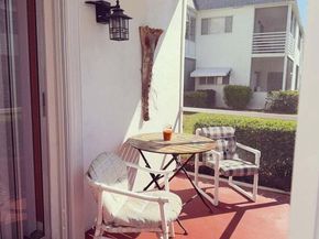2880 Lake Osborne Drive 104, Lake Worth Beach FL 33461
