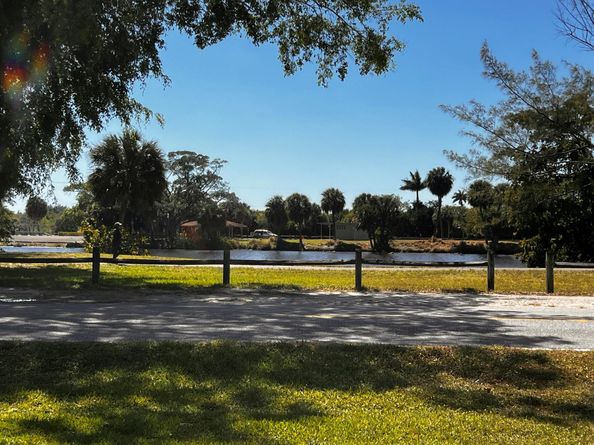 2880 Lake Osborne Drive 104, Lake Worth Beach FL 33461